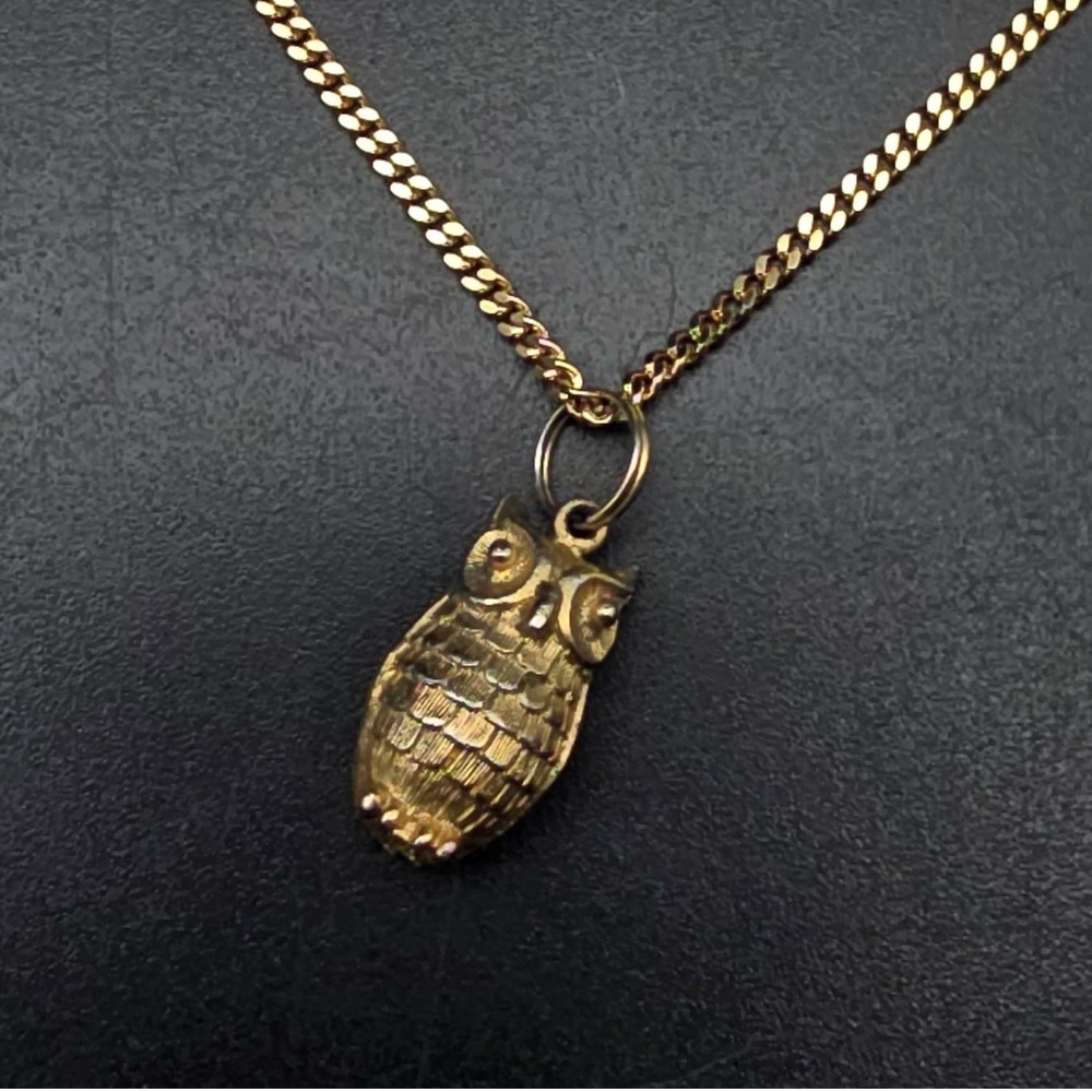 Avon Gold Tone Owl Pendant Necklace Vintage Bird Animal Jewelry